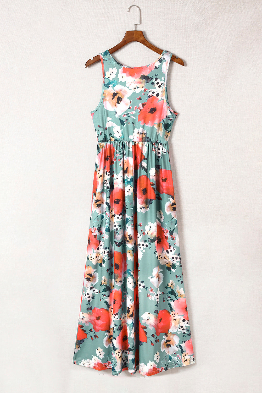 Green Floral Print Sleeveless Maxi Summer Tank DressMaterial:95%Polyester+5%Elastane
•A floral print dress that features a sleeveless design, a long maxi length, and a round neck for a sophisticated look.