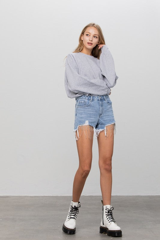 RHINESTONE PREMIUM DENIM SHORTSRHINESTONE DENIM SHORTS100% COTTON(SIZE S)WAIST 29"HIP 37 1/2"FRONT RISE 9 1/2"LEG OPENING 22"INSEAM 3 1/2"*Model wears size 3*MODELHEIGHT 5'9"WAIST 24"HIPS 35"BUST