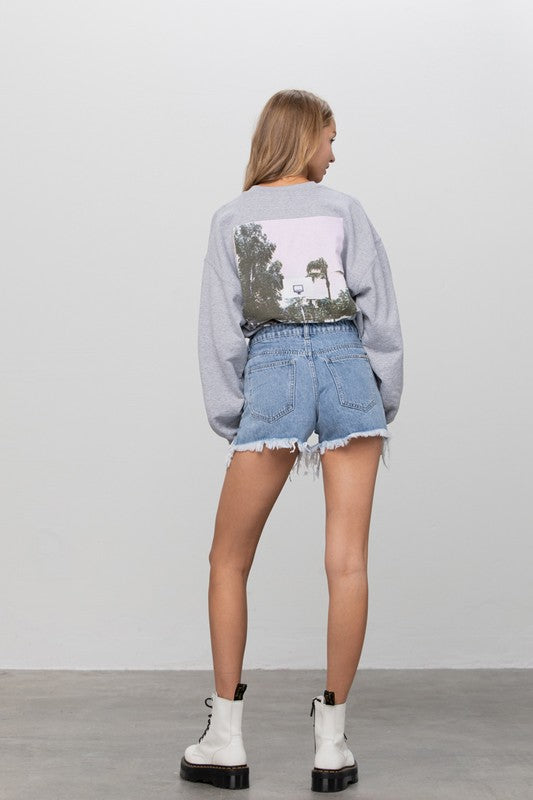 RHINESTONE PREMIUM DENIM SHORTSRHINESTONE DENIM SHORTS100% COTTON(SIZE S)WAIST 29"HIP 37 1/2"FRONT RISE 9 1/2"LEG OPENING 22"INSEAM 3 1/2"*Model wears size 3*MODELHEIGHT 5'9"WAIST 24"HIPS 35"BUST