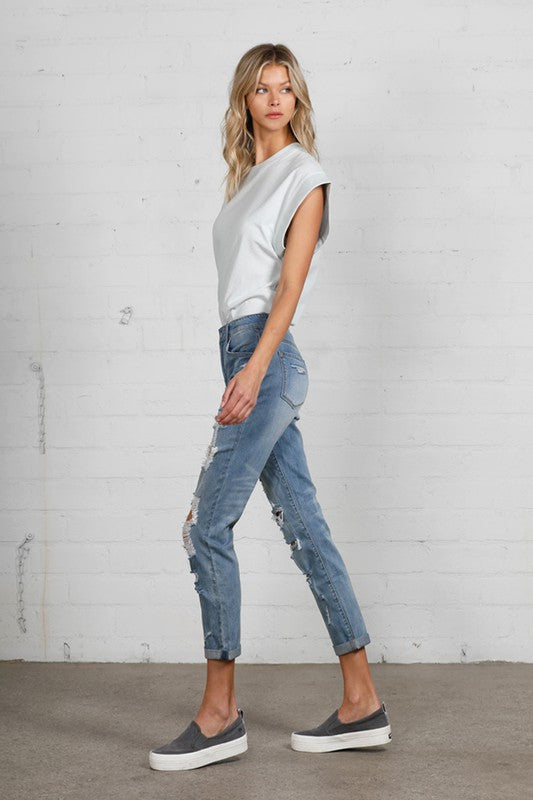 Mid Rise Heavy Destroyed Jeans(SIZE 3)WAIST 29 1/2"HIP 36"FRONT RISE 9 1/2"LEG OPENING 12"INSEAM(FOLDED) 25"*Model wears size 3*MODELHEIGHT 5'9"WAIST 24"HIPS 35"BUST 34"SIZE 1-3-5-7-9-11-13PACK 1