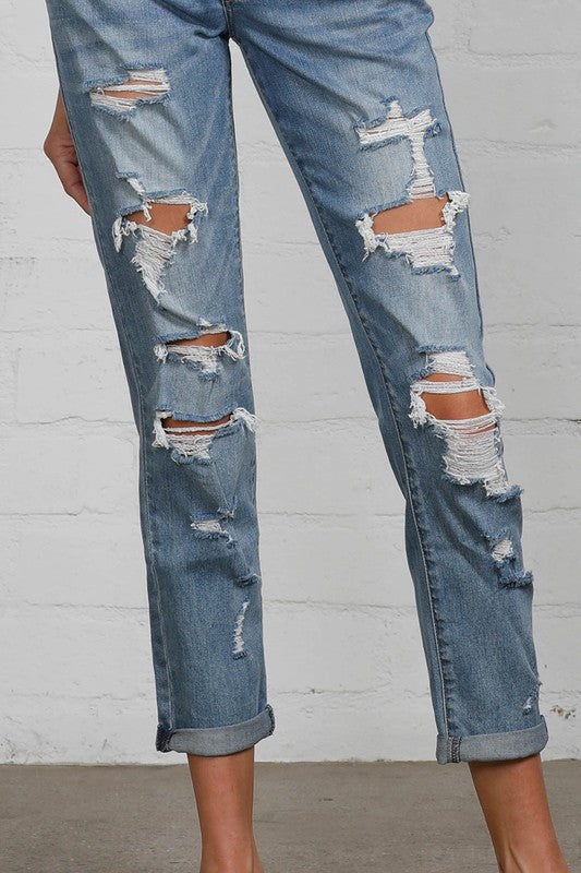Mid Rise Heavy Destroyed Jeans(SIZE 3)WAIST 29 1/2"HIP 36"FRONT RISE 9 1/2"LEG OPENING 12"INSEAM(FOLDED) 25"*Model wears size 3*MODELHEIGHT 5'9"WAIST 24"HIPS 35"BUST 34"SIZE 1-3-5-7-9-11-13PACK 1