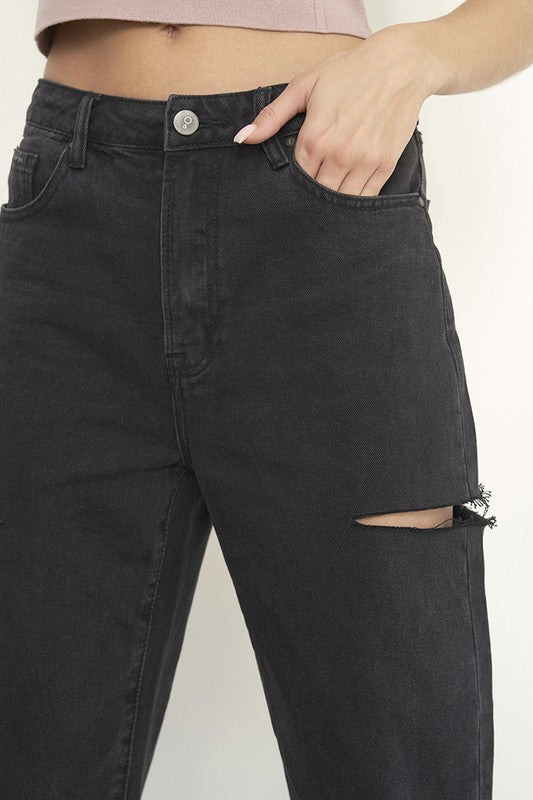 HIGH RISE LOOSE JEANSHIGH-RISE LOOSE JEANS 100 % Cotton (SIZE 3)WAIST - 28"LOW HIP - 39 1/2"FRONT RISE - 11 1/2"LEG OPENING - 13"INSEAM - 27"*Model wears size 3*MODELHEIGHT 5'10"WAIST 25