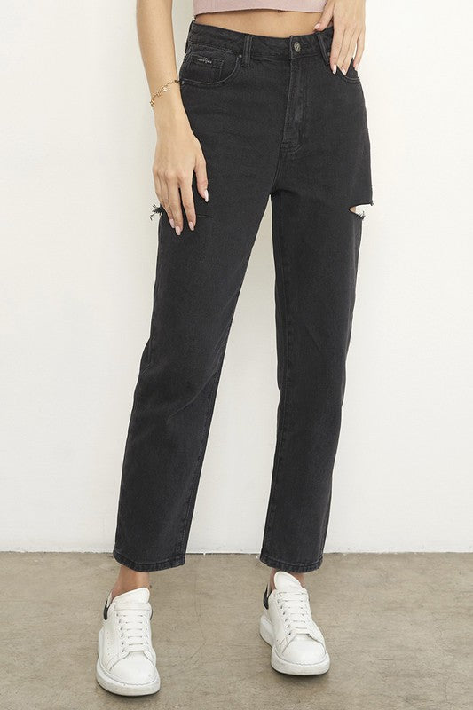 HIGH RISE LOOSE JEANSHIGH-RISE LOOSE JEANS 100 % Cotton (SIZE 3)WAIST - 28"LOW HIP - 39 1/2"FRONT RISE - 11 1/2"LEG OPENING - 13"INSEAM - 27"*Model wears size 3*MODELHEIGHT 5'10"WAIST 25
