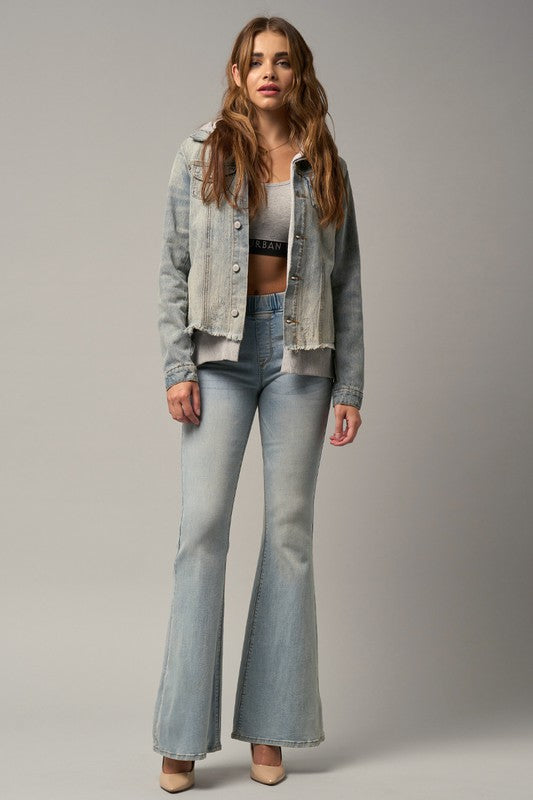 WIDE ELASTIC FLARE JEANSWIDE ELASTIC FLARE JEANS68% COTTON, 28% POLYESTER, 2% RAYON, 2% SPANDEX(SIZE S)WAIST 26"HIP 31"FRONT RISE 9 1/2"LEG OPENING 24"INSEAM 30 3/4"*Model wears size S*MODE