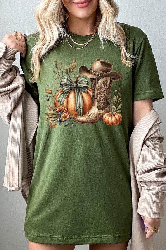 Howdy Pumpkin Western Fall Graphic TeeHowdy Pumpkin Western Fall Graphic Tee.Unisex Crew Neck Short Sleeve Tees.Crafted from premium materials, tailored to your lifestyle, ensuring a comfortable fit for