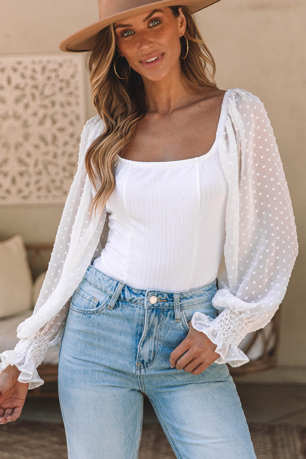 White Casual Solid Swiss Dot Ribbed Puff Sleeve BodysuitMaterial:95%Polyester+5%Elastane
Look super sweet for date night in our swiss dot bodysuit
This ribbed knit bodysuit features contrasted swiss dot bi