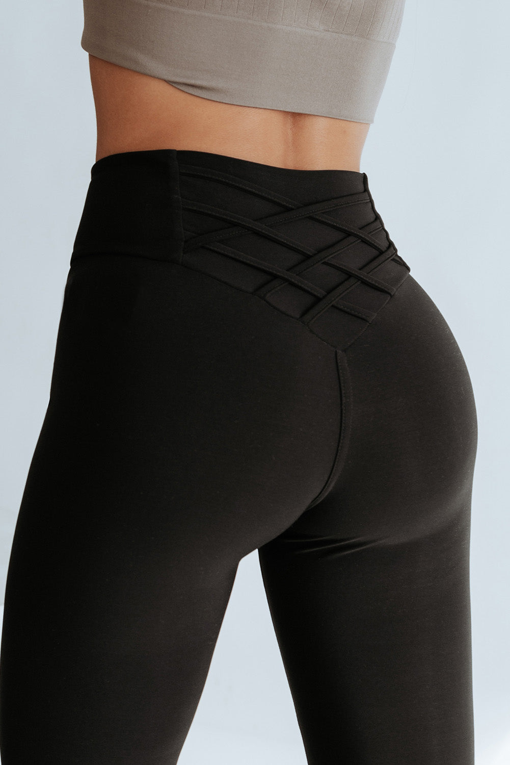 Black Criss Cross Tummy Control High Waisted LeggingsMaterial:90%Polyester+10%Elastane
•MOQ: From $39
•Dropshipping: Place orders at Shewin, and we will ship the merchandise directly to your customers.