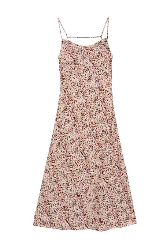 Leopard cami dress with chain trim- Leopard camisole cowl dress with gold chain trim at back strap- Pattern type : leopard- Sleeve length : sleeveless- Stretch : no stretch- Sheer : lined and not she