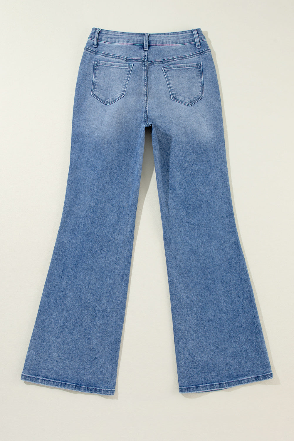 Ashleigh Blue Acid Wash Distressed Wide Leg High Waist JeansMaterial:93%Cotton+5%polyester+2%Elastane
• Distressed wide-leg jeans in a unique acid wash, perfect for a vintage look with a modern twist.
• High-waisted design