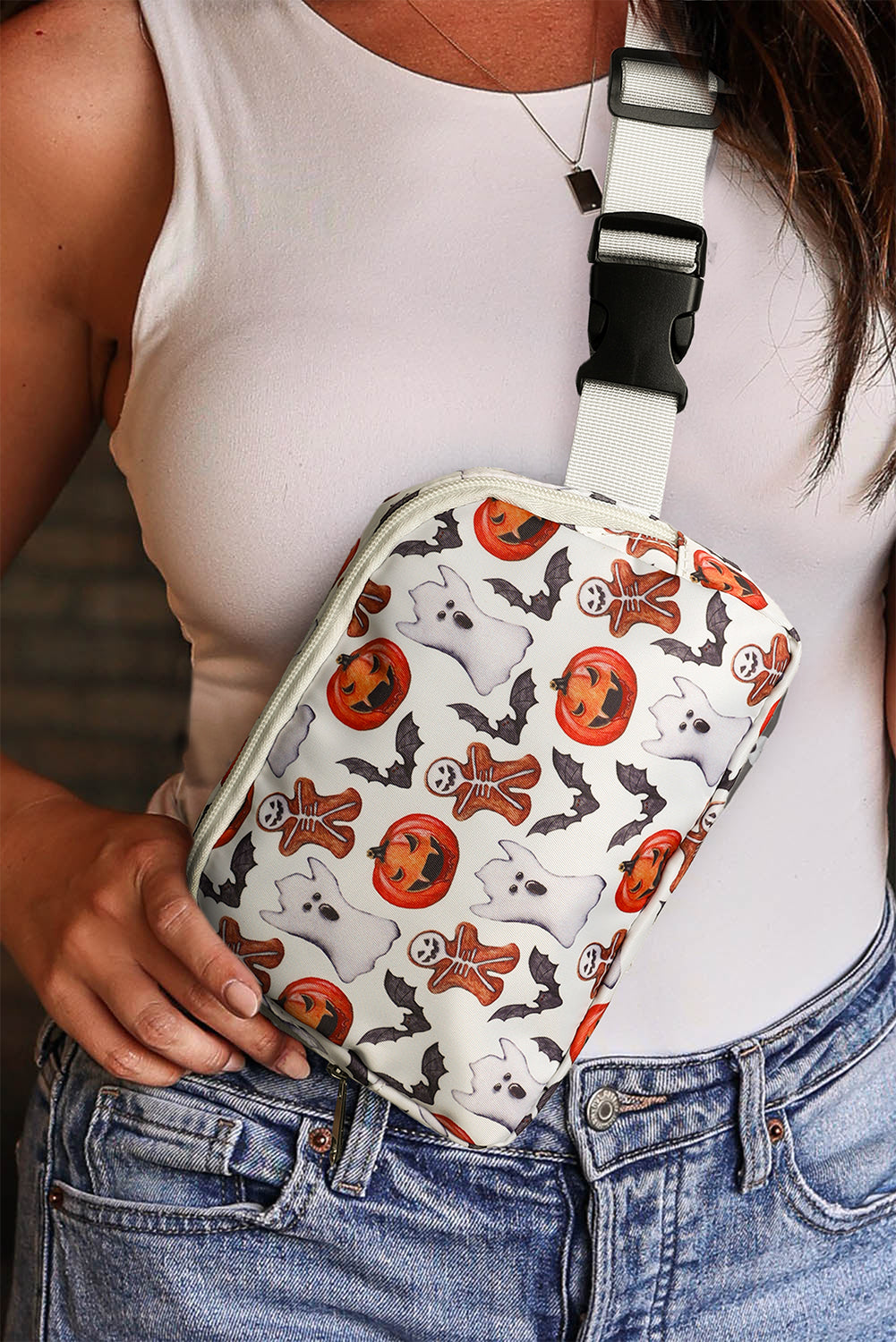 White Halloween Pattern Print Wide Belt Square Crossbody BagMaterial:nylon
Elevate your Halloween style with this trendy square crossbody bag.
Wide strap can be easily adjusted for a comfortable fit.