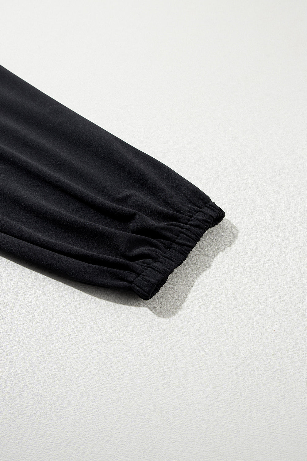 Black Pocketed Smocked High Waist JoggersMaterial:95%Polyester+5%Elastane
These jogger pants are very cozy to wear with 95%Polyester+5%Elastane made
The smocked design adds a stylish touch a
