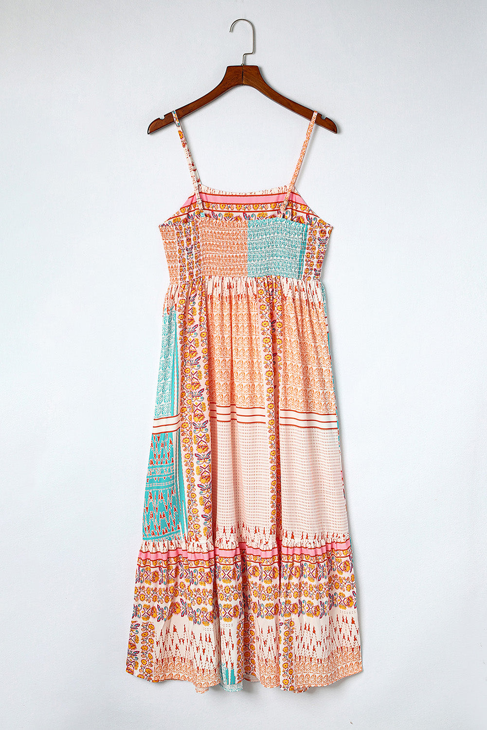 Multicolor Boho Patchwork Print Square Neck SundressMaterial:100%Polyester
Bohemian-inspired sundress with a colorful patchwork print and square neckline.
Flowy and comfortable midi dress with a loose