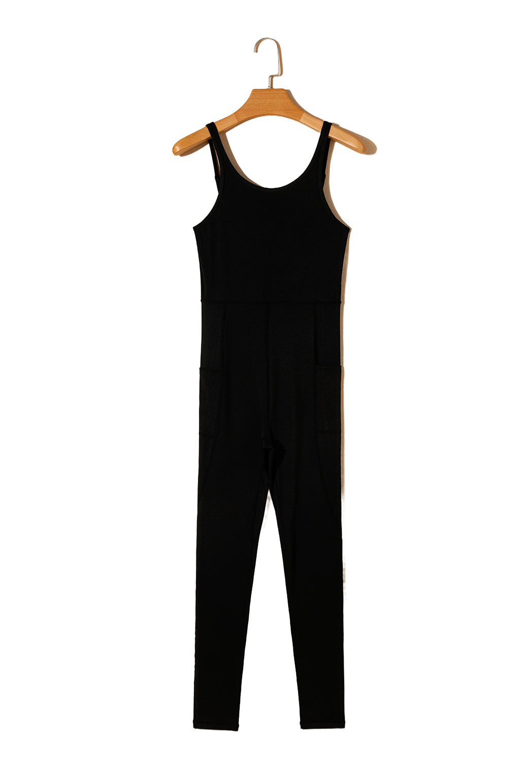 Black High Waist Backless Side Pockets Slim Fit Sports JumpsuitMaterial:90%Polyester+10%Elastane
Stay comfy and stylish during workouts with this sport jumpsuit
It features a high waist design that offers a flatt