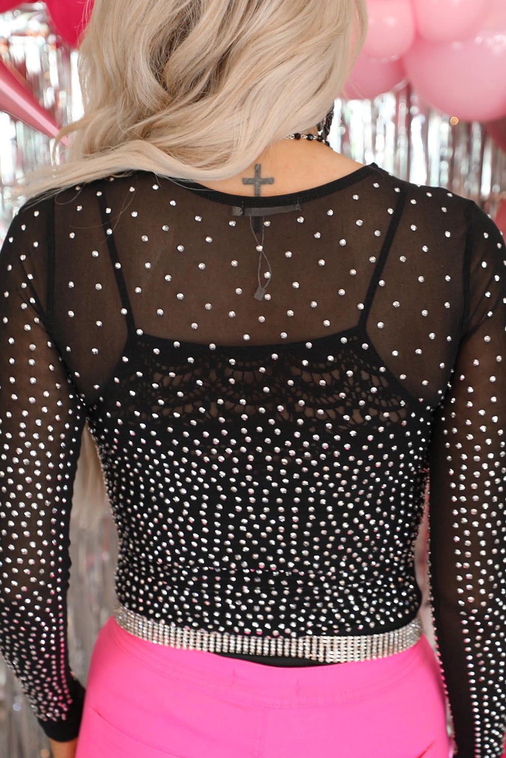 Black Rhinestone Embellished Mesh Long Sleeve BodysuitMaterial:95%Polyamide+5%Elastane



		Sparkle and shine with the dazzling rhinestone embellishments
	
	
		Stay cool and comfortable with the breathable mesh fab