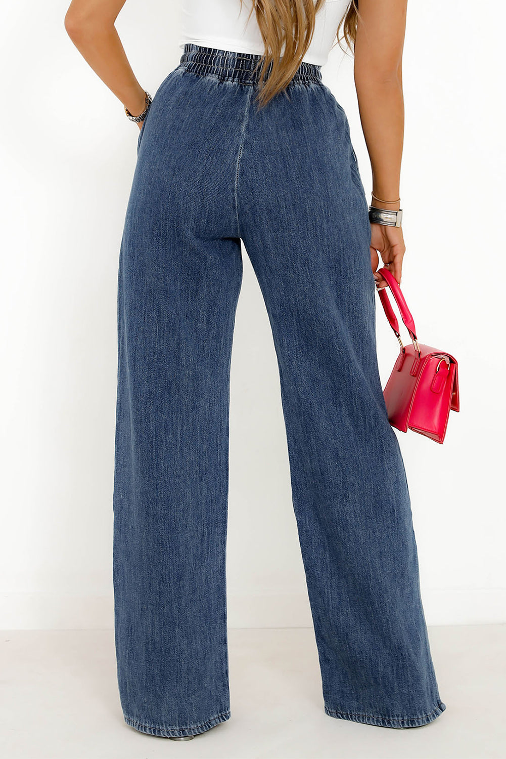 Medium Grey Drawstring Elastic Waist Wide Leg JeansMaterial:82%Cotton+10%Polyester+8%Viscose



		Discover the perfect combination of style and comfort with these wide-leg jeans. 
	
	
		Their relaxed and flowy s