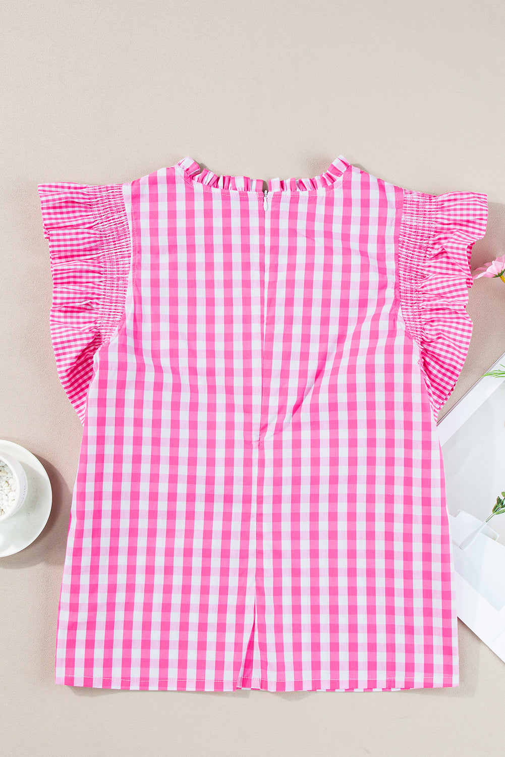 Rose Red Checkered Ruffled Trim Frilled Neck BlouseMaterial:100%Cotton

• Embrace a touch of elegance with the blouse, perfect for adding flair to your everyday look.
• The frilled neck detail elevates the classic 