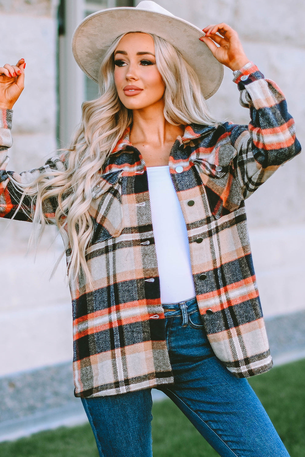 Khaki Plaid Print Casual Button Up Pocket ShacketMaterial:100%Polyester



		Sweet yet rugged plaid details adorn this cozy shirt
	
	
		Designed with a button front, long sleeves, large front pockets &amp; an 