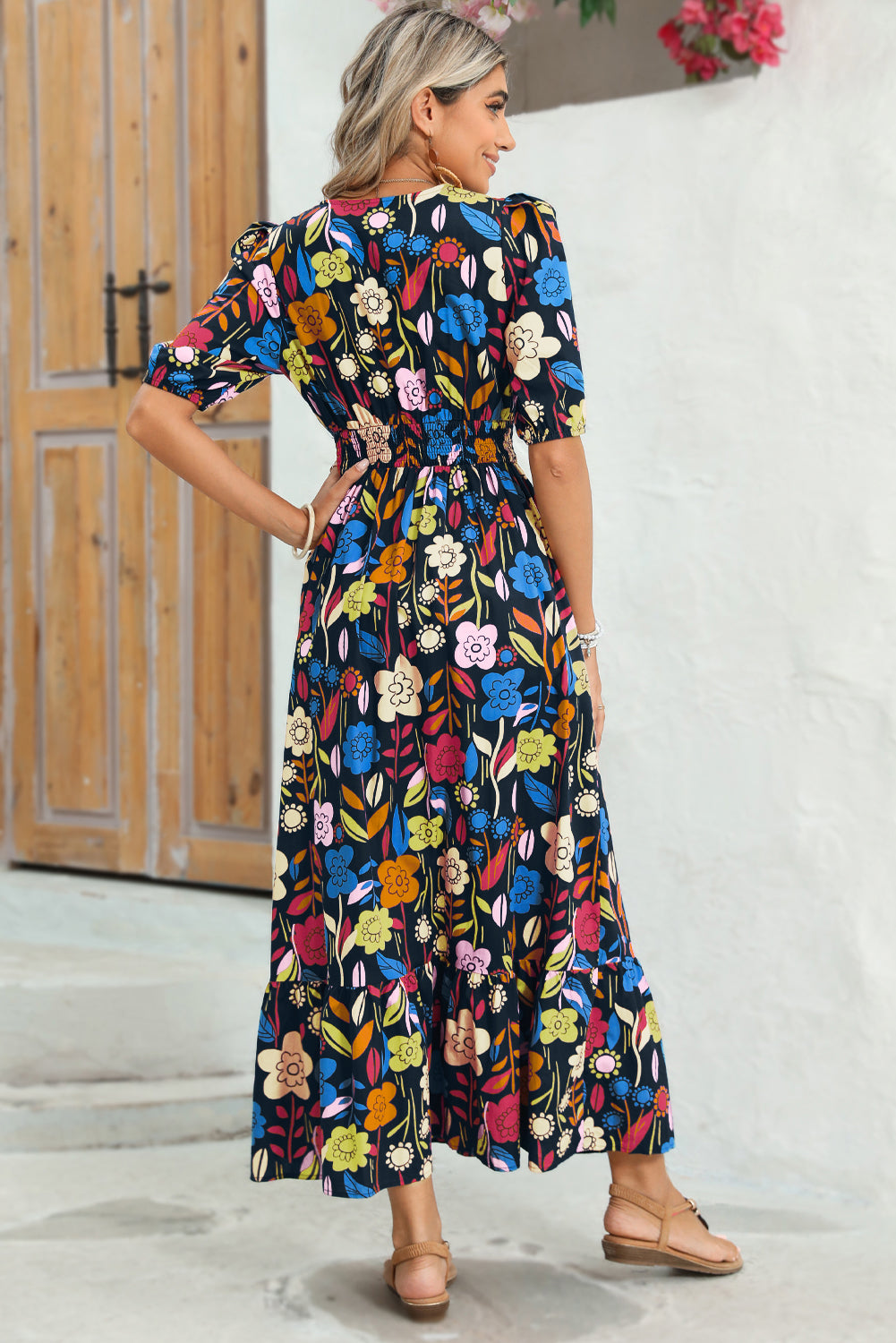 Green Floral Print Split V Neck Puff Sleeve Maxi DressMaterial:100%Cotton



		The dress is made from a soft and breathable fabric, ensuring comfort and a lightweight feel.
	
	
		This maxi dress features a split V 