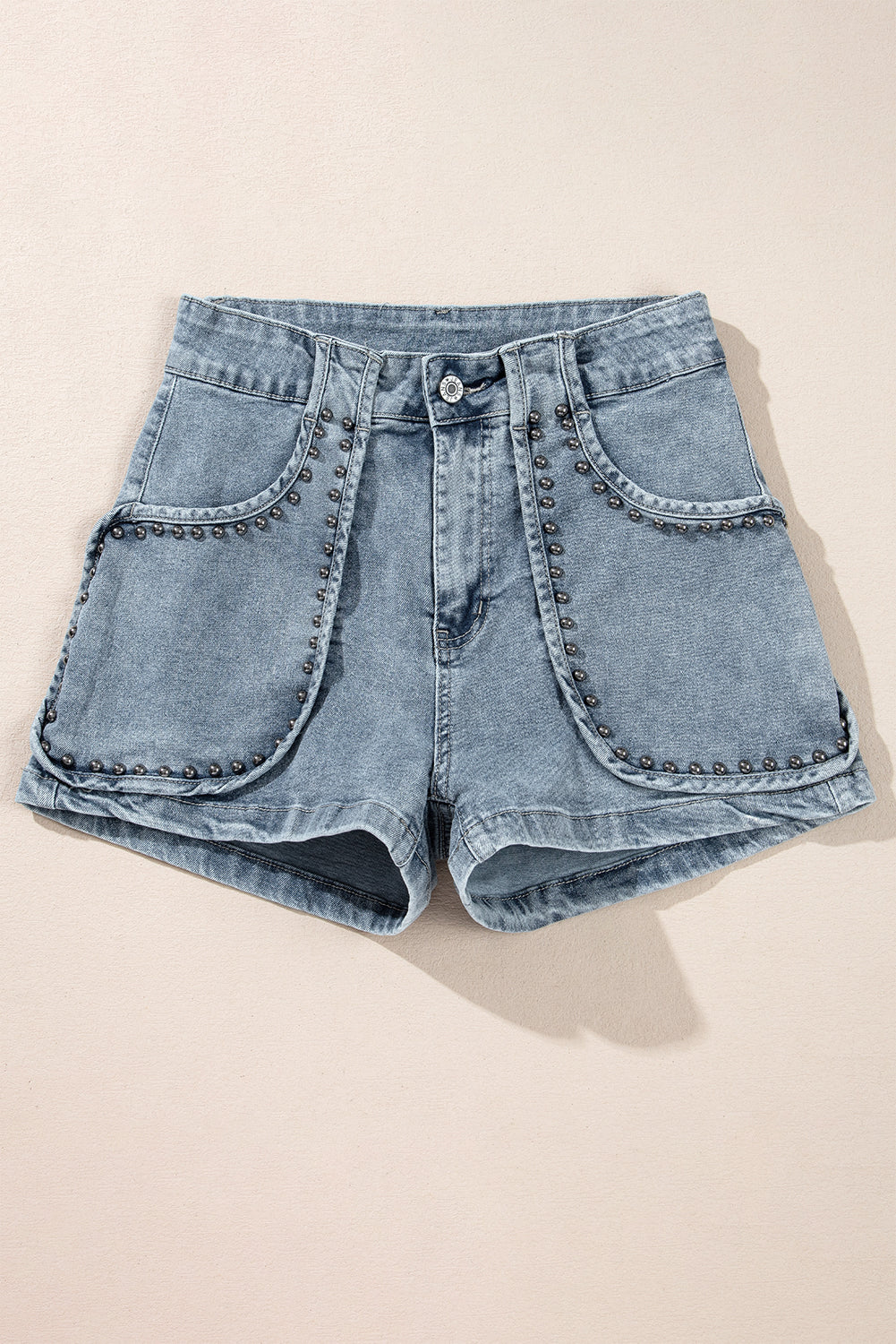 Dusk Blue Studded Acid Wash Denim ShortsMaterial:75%Cotton+23%Polyester+2%Elastane

• Elevate your summer style with the shorts, featuring a vintage-inspired design with edgy studded details for a trendy 