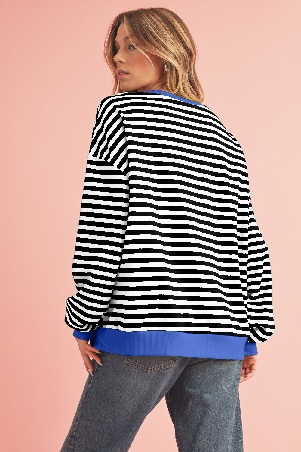 Red Stripe Contrast Edge Oversized PulloverMaterial:95%Cotton+5%Elastane


 Size Chart (CM)



Sizes 



Bust
 



Hem_Width
 



Shoulder
 



Sleeve_Length
 



Length
 





Relax
 



Relax
 



Relax
 