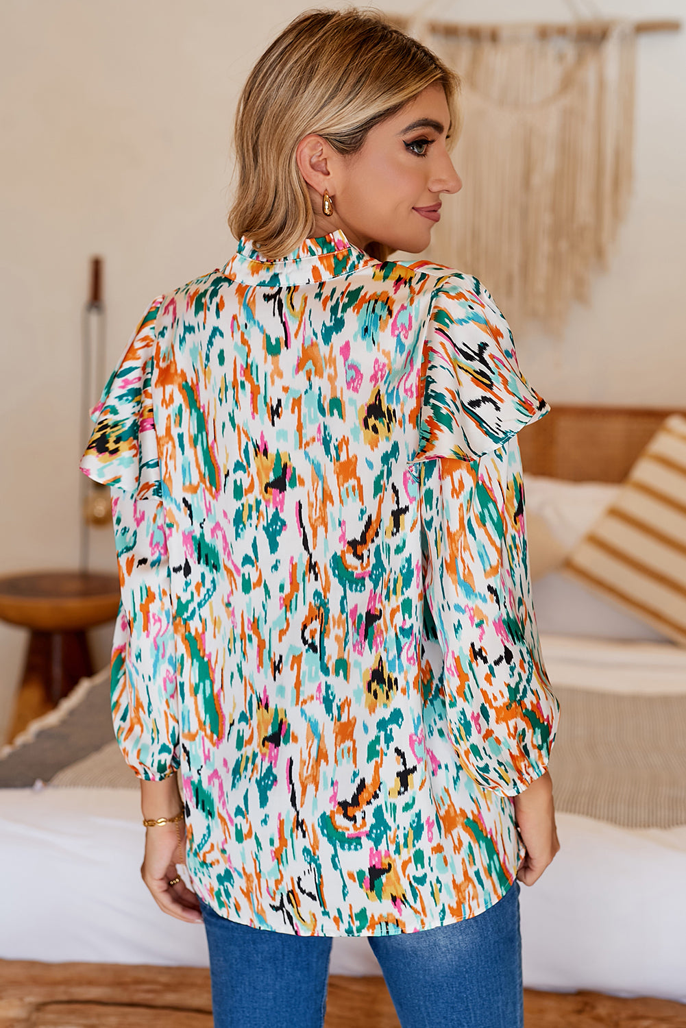 Multicolor Abstract Print 3/4 Puff Sleeve Ruffle BlouseMaterial:100%Polyester



		Elevate your style with this eye-catching multicolor abstract print blouse. 
	
	
		It's a well-received fashion choice. 
	
	
		Th