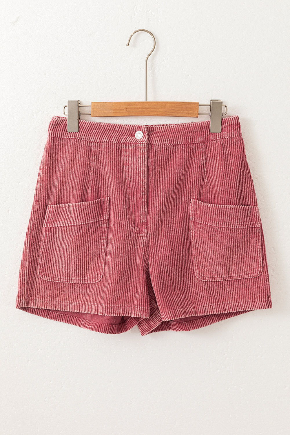 Rose Pink Vintage Mineral Wash Pockets Corduroy ShortsMaterial:100%Cotton



		These corduroy shorts are a timeless and chic addition to your wardrobe with their mineral wash hue. 
	
	
		They feature pockets in the