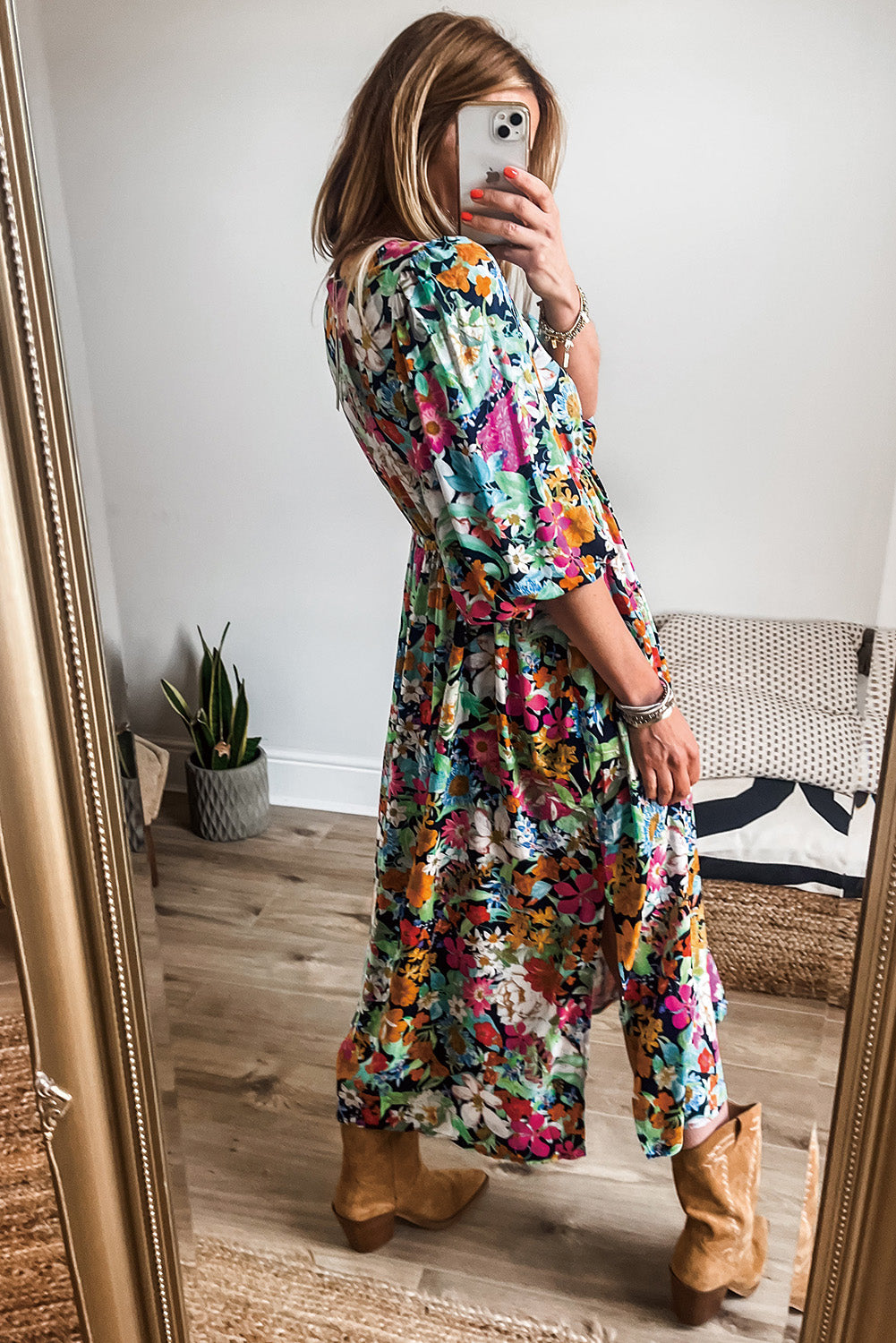 Green Boho Floral Puff Sleeve V Neck Tassel Drawstring Midi DressMaterial:100%Polyester

• Effortlessly chic, this dress features a flattering V-neckline and eye-catching tassel drawstring detail for a bohemian touch.
• The deli