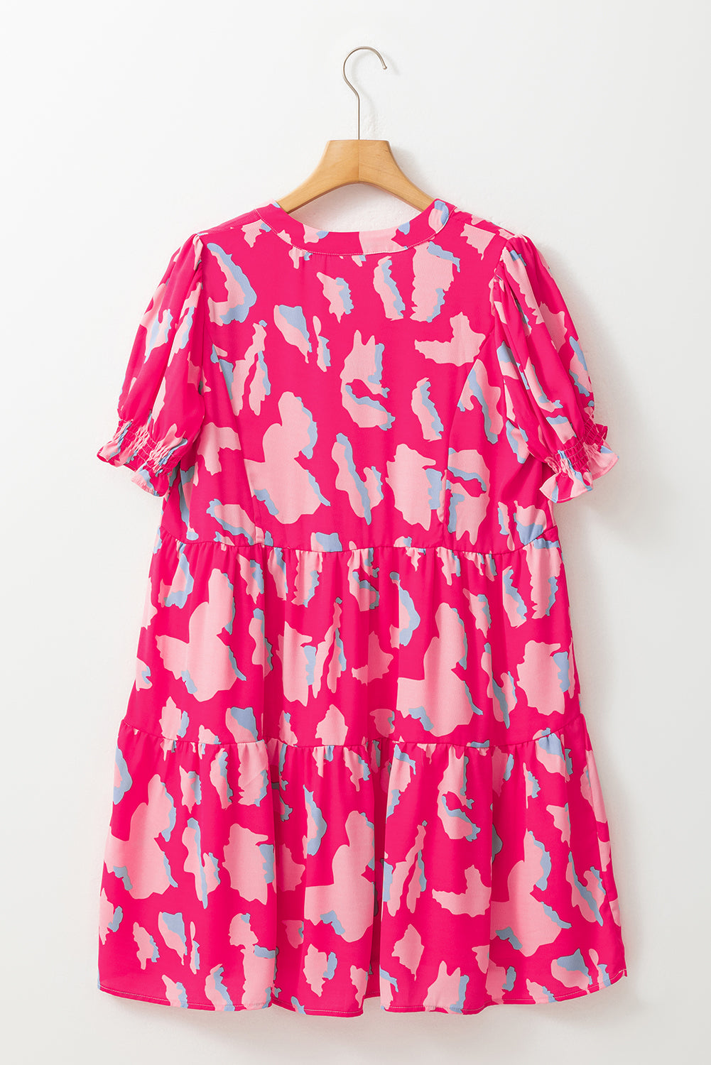 Pink Abstract Print V Neck Smocked Sleeve Mini DressMaterial:100%Polyester


	


		Stand out in style with our mini dress, featuring a unique print and flattering silhouette that exudes charm and sophistication.
