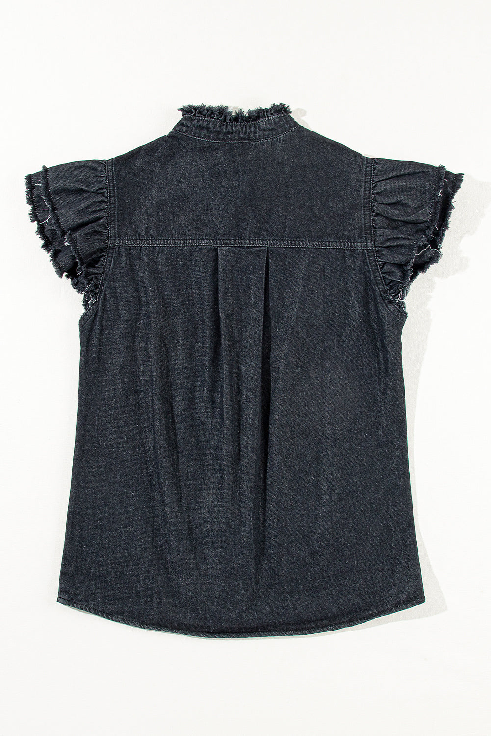 Beau Blue Button Front Ruffled Flutter Frayed Denim TopMaterial:100%Cotton



		The ruffled flutter sleeves create a playful and flirty look, adding movement and charm to the overall design.
	
	
		The frayed detaili