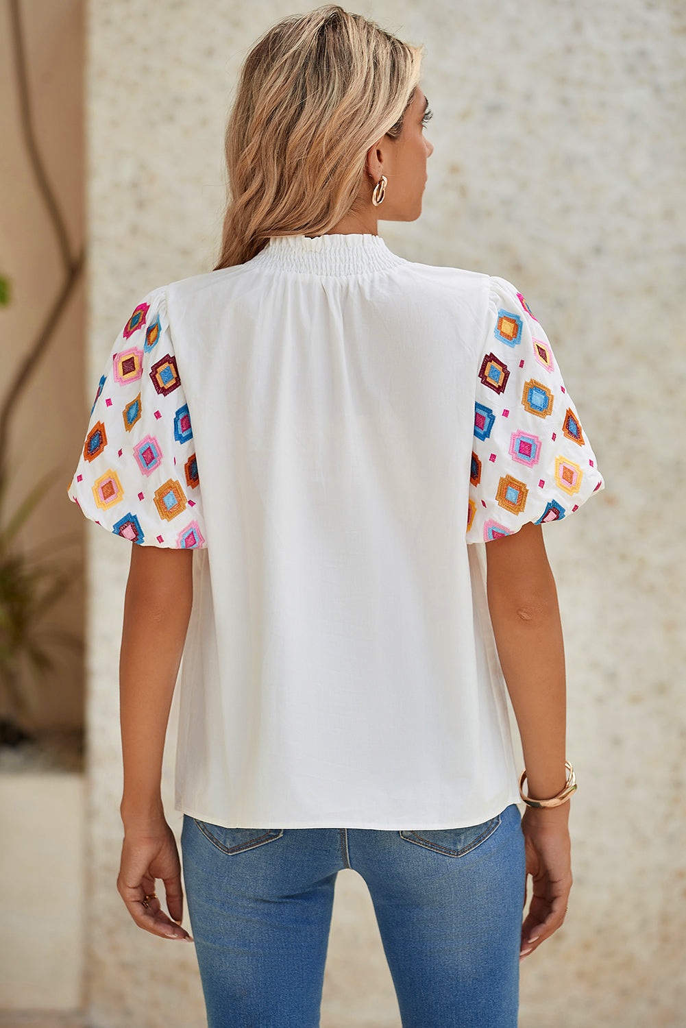 White Geometric Embroidered Smocked Neck Puff Sleeve TopMaterial:100%Cotton


	


		Elevate your style with our top, a charming piece that combines trendy details with a touch of elegance.
	
	
		This top features i