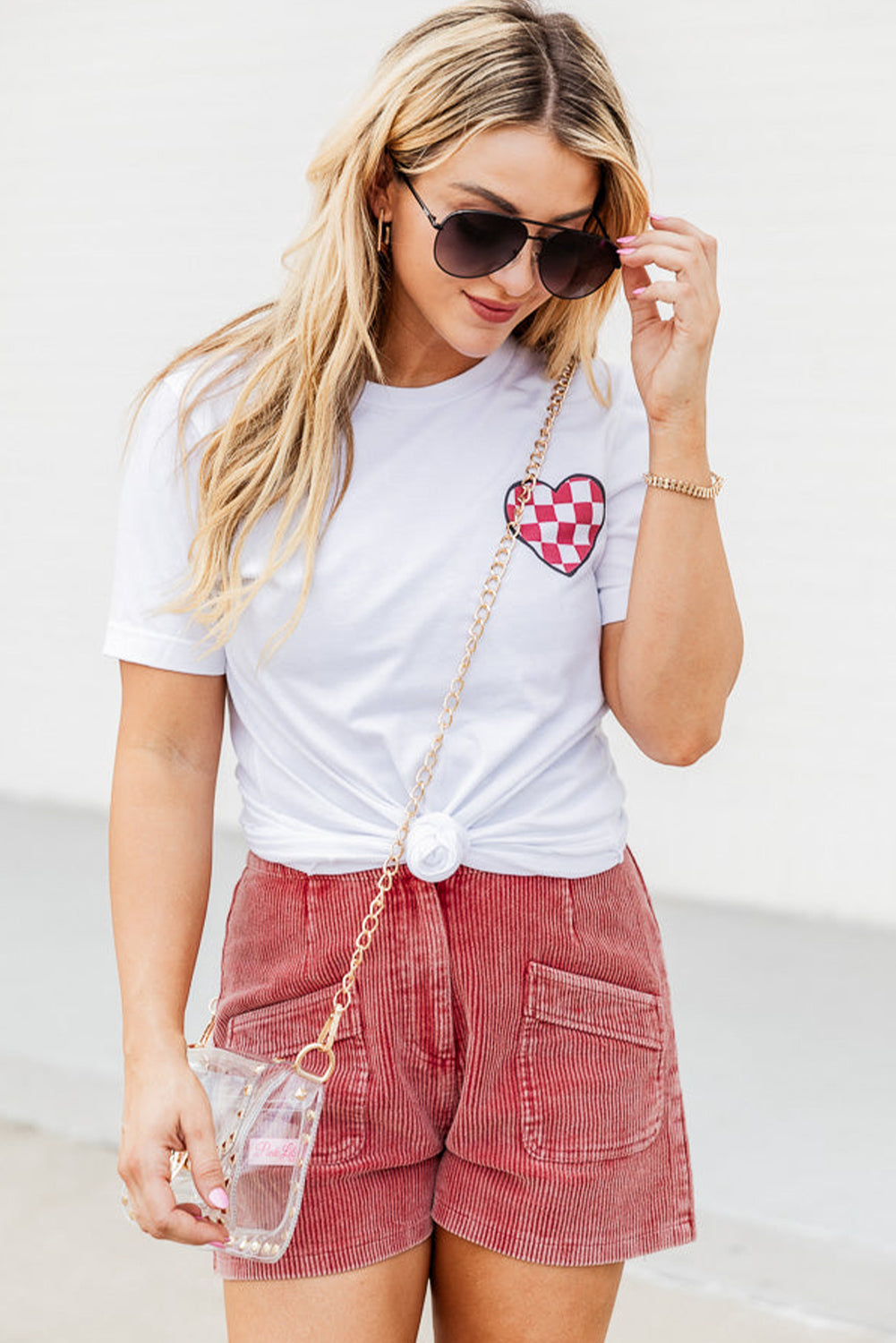 Rose Pink Vintage Mineral Wash Pockets Corduroy ShortsMaterial:100%Cotton



		These corduroy shorts are a timeless and chic addition to your wardrobe with their mineral wash hue. 
	
	
		They feature pockets in the