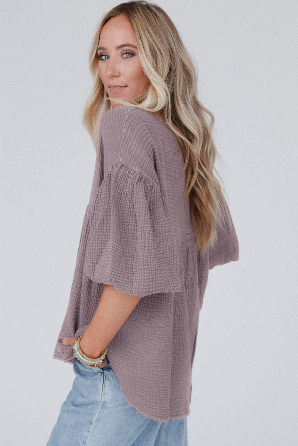 Gray Textured V Neck Bubble Sleeve Flared TopMaterial:100%Cotton



		You may regret missing out on such a lovely top
	
	
		V-neck, playful puffy sleeves, and casual fit have always been popular
	
	
		T