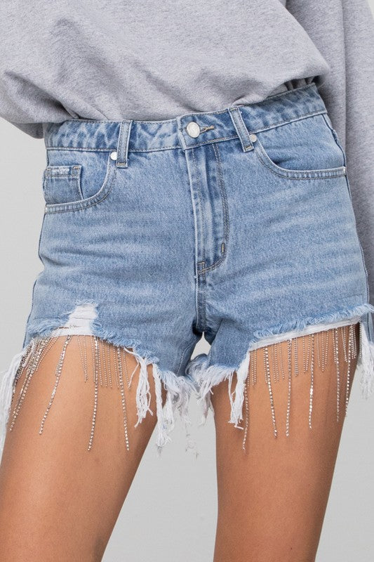 RHINESTONE PREMIUM DENIM SHORTSRHINESTONE DENIM SHORTS100% COTTON(SIZE S)WAIST 29"HIP 37 1/2"FRONT RISE 9 1/2"LEG OPENING 22"INSEAM 3 1/2"*Model wears size 3*MODELHEIGHT 5'9"WAIST 24"HIPS 35"BUST 