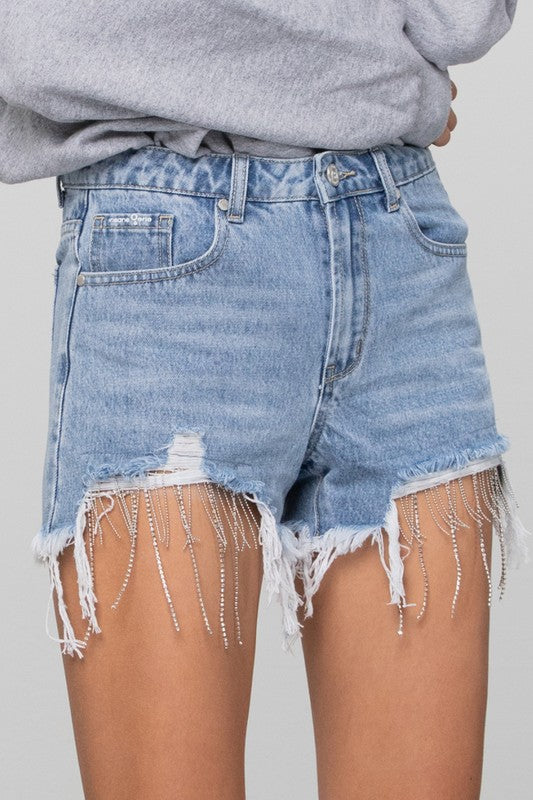 RHINESTONE PREMIUM DENIM SHORTSRHINESTONE DENIM SHORTS100% COTTON(SIZE S)WAIST 29"HIP 37 1/2"FRONT RISE 9 1/2"LEG OPENING 22"INSEAM 3 1/2"*Model wears size 3*MODELHEIGHT 5'9"WAIST 24"HIPS 35"BUST 