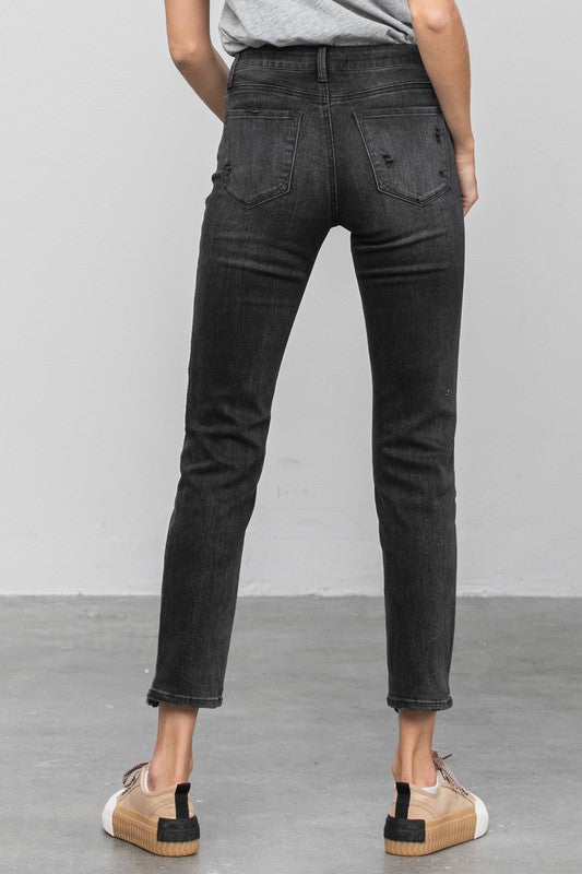 MID-RISE ANKLE STRAIGHT JEANSMID-RISE ANKLE STRAIGHT JEANS 49% COTTON, 29% POLYESTER, 21% RAYON, 1% SPANDEX(SIZE 3)WAIST 24 1/2"HIP 32 1/2"FRONT RISE 9 1/2"LEG OPENING 12 1/4"INSEAM 27 1/2"*Mode