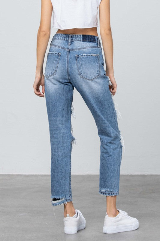 HIGH RISE MOM JEANSHIGH RISE MOM JEANS 100% COTTON(SIZE 3)WAIST 28"HIP 38 1/4"FRONT RISE 11"LEG OPENING 13 1/4"INSEAM 27"*Model wears size 3*MODELHEIGHT 5'9"WAIST 24"HIPS 35"BUST 34"SI