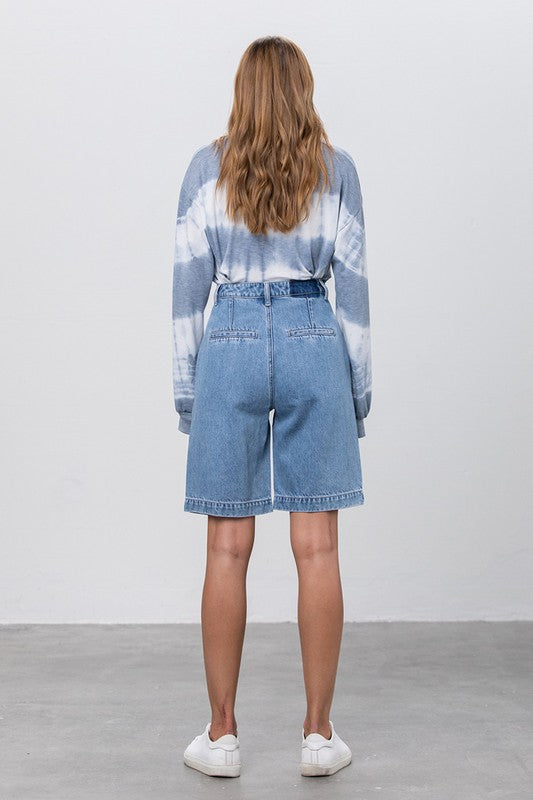 MEDIUM BLUE WASH DENIM MOM SHORTSMOM SHORTS100% COTTON(SIZE S)WAIST 27"HIP 39 1/2"FRONT RISE 13"LEG OPENING 21"INSEAM 10"*Model wears size S*MODELHEIGHT 5'9"WAIST 24"HIPS 35"BUST 34"SIZE S-M-LPACK 3