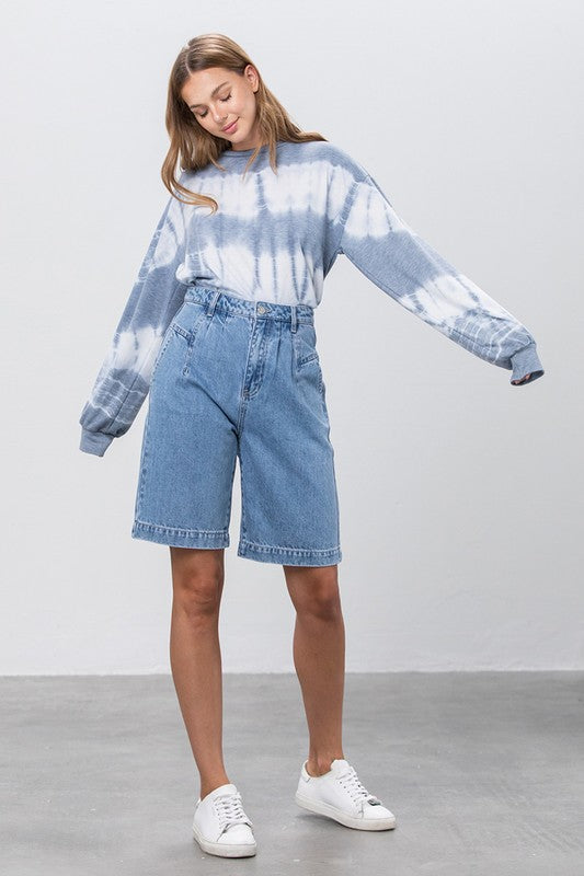 MEDIUM BLUE WASH DENIM MOM SHORTSMOM SHORTS100% COTTON(SIZE S)WAIST 27"HIP 39 1/2"FRONT RISE 13"LEG OPENING 21"INSEAM 10"*Model wears size S*MODELHEIGHT 5'9"WAIST 24"HIPS 35"BUST 34"SIZE S-M-LPACK 3