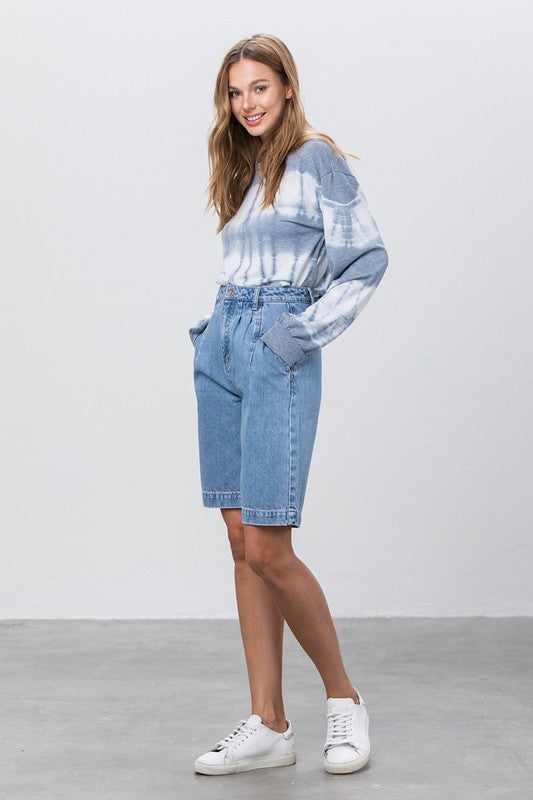 MEDIUM BLUE WASH DENIM MOM SHORTSMOM SHORTS100% COTTON(SIZE S)WAIST 27"HIP 39 1/2"FRONT RISE 13"LEG OPENING 21"INSEAM 10"*Model wears size S*MODELHEIGHT 5'9"WAIST 24"HIPS 35"BUST 34"SIZE S-M-LPACK 3