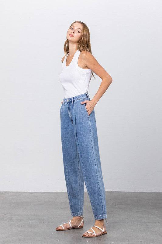 HI-WAIST SLOUCH JEANSHI-WAIST SLOUCH JEANSINSANE GENE PREMIUM DENIM Insane Gene product is a premium grade denim that is designed by world-class Insane Gene designers and manufactured wi