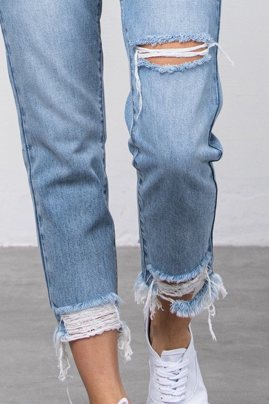 HIGH WAIST TAPERED JEANSHIGH WAIST TAPERED JEANS100% COTTON(SIZE 3)FRONT RISE 11"INSEAM -26 1/2"LEG OPENING - 12 1/4"*Model wears size 3*MODELHEIGHT 5'9"WAIST 24"HIPS 35"BUST 34"SIZE 1-3-5-