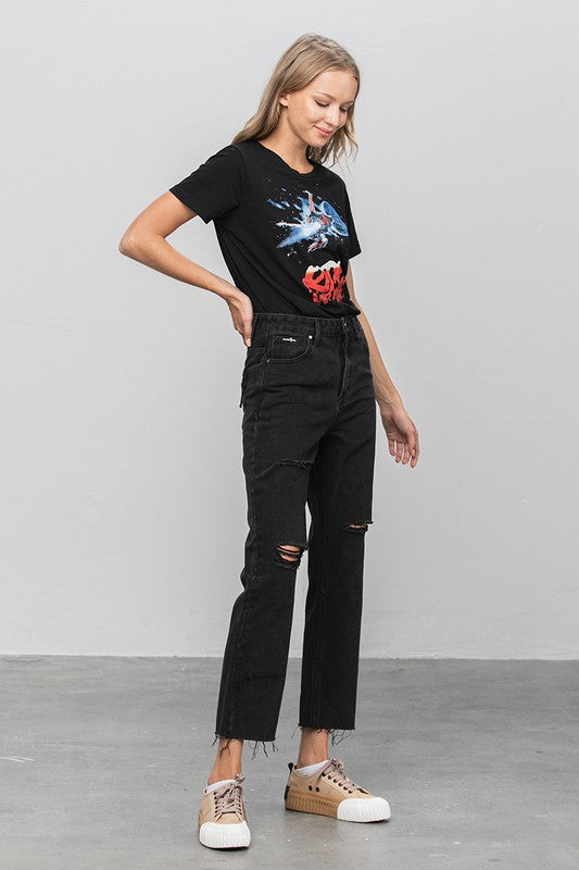 HIGH RISE PREMIUM STRAIGHT JEANS BLACK DENIMHIGH RISE STRAIGHT JEANS80% COTTON,14% POLYESTER,6% VISCOSE(SIZE 3)WAIST 28"HIP 39"FRONT RISE 11 1/2"LEG OPENING 13 1/4"INSEAM 26 1/2"*Model wears size 3*MODELHEIGHT