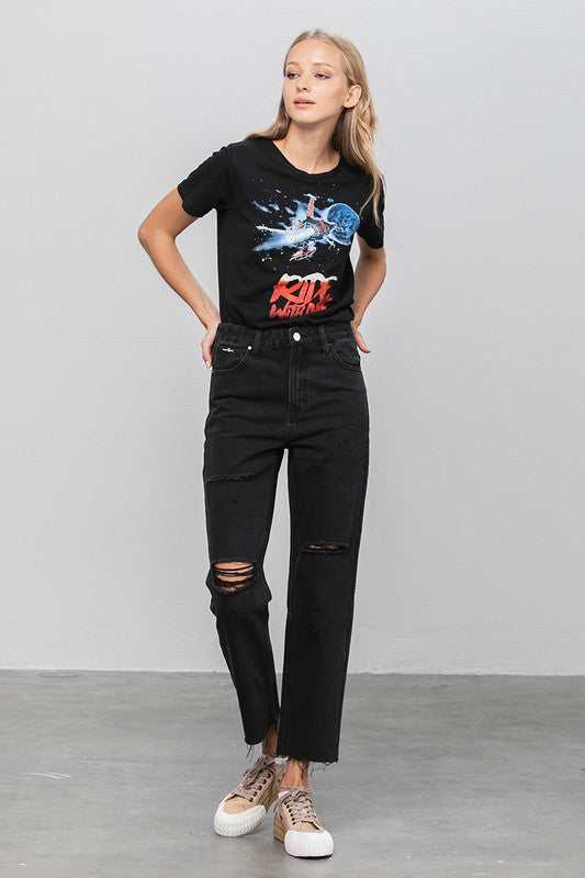 HIGH RISE PREMIUM STRAIGHT JEANS BLACK DENIMHIGH RISE STRAIGHT JEANS80% COTTON,14% POLYESTER,6% VISCOSE(SIZE 3)WAIST 28"HIP 39"FRONT RISE 11 1/2"LEG OPENING 13 1/4"INSEAM 26 1/2"*Model wears size 3*MODELHEIGHT