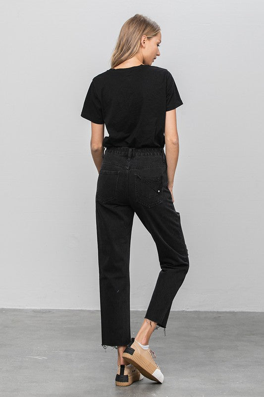 HIGH RISE PREMIUM STRAIGHT JEANS BLACK DENIMHIGH RISE STRAIGHT JEANS80% COTTON,14% POLYESTER,6% VISCOSE(SIZE 3)WAIST 28"HIP 39"FRONT RISE 11 1/2"LEG OPENING 13 1/4"INSEAM 26 1/2"*Model wears size 3*MODELHEIGHT