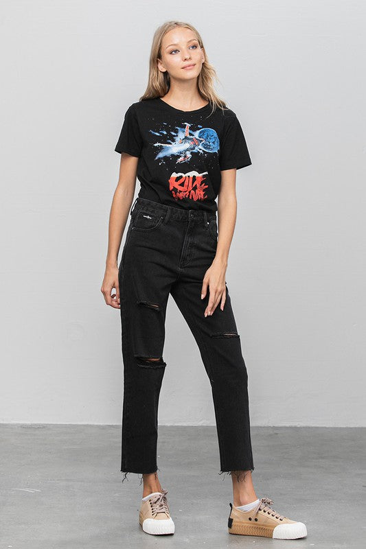 HIGH RISE PREMIUM STRAIGHT JEANS BLACK DENIMHIGH RISE STRAIGHT JEANS80% COTTON,14% POLYESTER,6% VISCOSE(SIZE 3)WAIST 28"HIP 39"FRONT RISE 11 1/2"LEG OPENING 13 1/4"INSEAM 26 1/2"*Model wears size 3*MODELHEIGHT