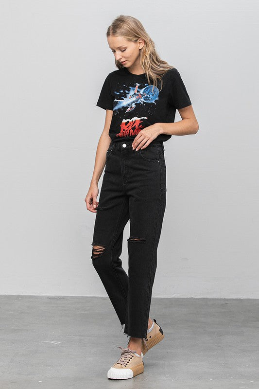 HIGH RISE PREMIUM STRAIGHT JEANS BLACK DENIMHIGH RISE STRAIGHT JEANS80% COTTON,14% POLYESTER,6% VISCOSE(SIZE 3)WAIST 28"HIP 39"FRONT RISE 11 1/2"LEG OPENING 13 1/4"INSEAM 26 1/2"*Model wears size 3*MODELHEIGHT