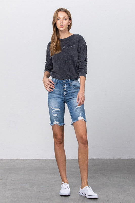 HIGH RISE BERMUDA MIDI SHORTSHIGH RISE BERMUDA98% COTTON, 2% SPANDEX(SIZE S)WAIST 26"HIP 32 1/2"FRONT RISE 9"LEG OPENING 16"INSEAM 8 1/2"*Model wears size S*MODELHEIGHT 5'9"WAIST 24"HIPS 35"BUST
