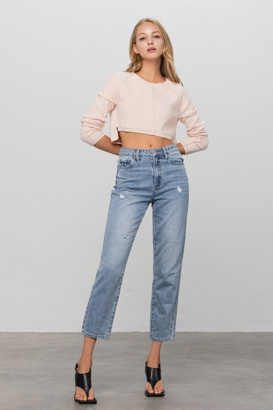 HIGH RISE STRAIGHT JEANSHIGH RISE STRAIGHT JEANS100% COTTON(SIZE 3)WAIST 28"HIP 37 1/2"FRONT RISE 11 1/2"LEG OPENING 13"INSEAM 27"*Model wears size 3*MODELHEIGHT 5'9"WAIST 24"HIPS 35"BUST 3