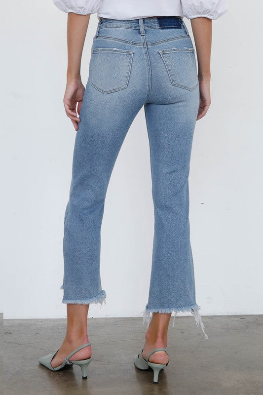 HIGH RISE CROP BOOT CUT JEANSHIGH RISE CROP BOOT CUT JEANS68% COTTON, 29% POLYESTER, 1% RAYON, 2% SPANDEX(SIZE 3)WAIST - 25"HIP - 32 1/2"INSEAM - 26"FRONT RISE - 10"LEG OPENING - 16 1/4"*Model w