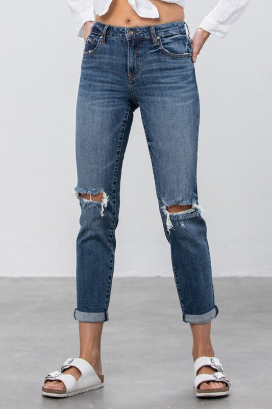 MID-RISE SLIM BOYFRIEND JEANSMID-RISE SLIM BOYFRIEND JEANS98% COTTON, 2% SPANDEX(SIZE 3)WAIST 26"HIP 33 1/2"FRONT RISE 9 1/2"LEG OPENING 12"INSEAM 29"*MODEL WEARS SIZE 3*MODELHEIGHT 5'9"WAIST 24